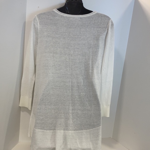 NIC & ZOE White VNeck Top in Small - Picture 8 of 9